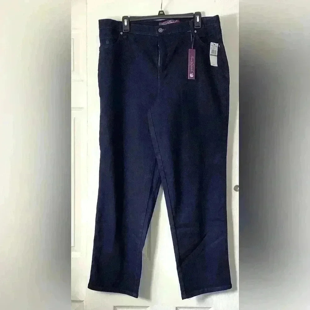 ( ….Not available).   …NWT Gloria Vanderbilt Amanda Womens Denim Jeans Da